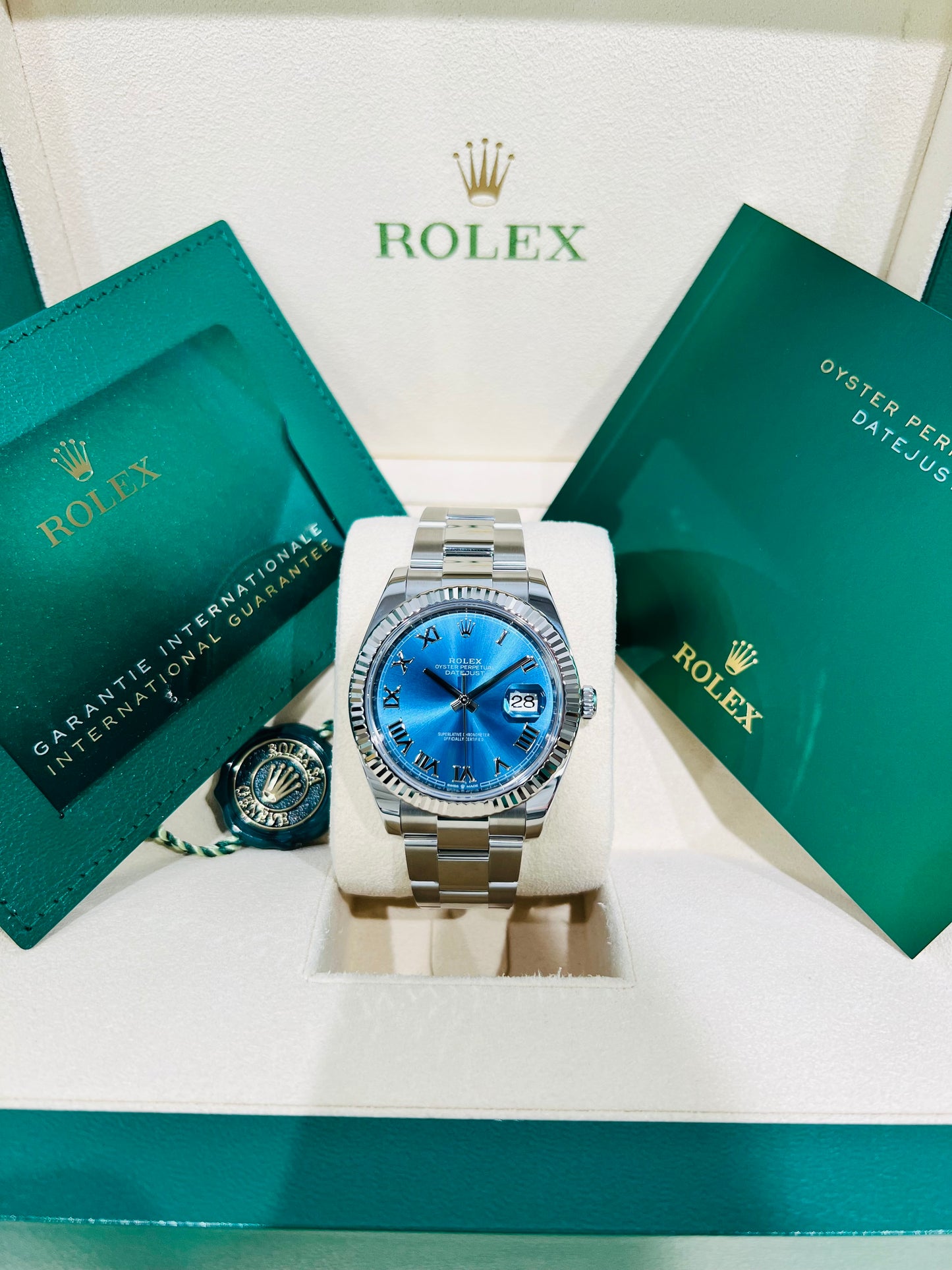 Rolex Datejust 41mm Blue Dial Fluted Bezel Oystersteel Men's Watch Model #126334