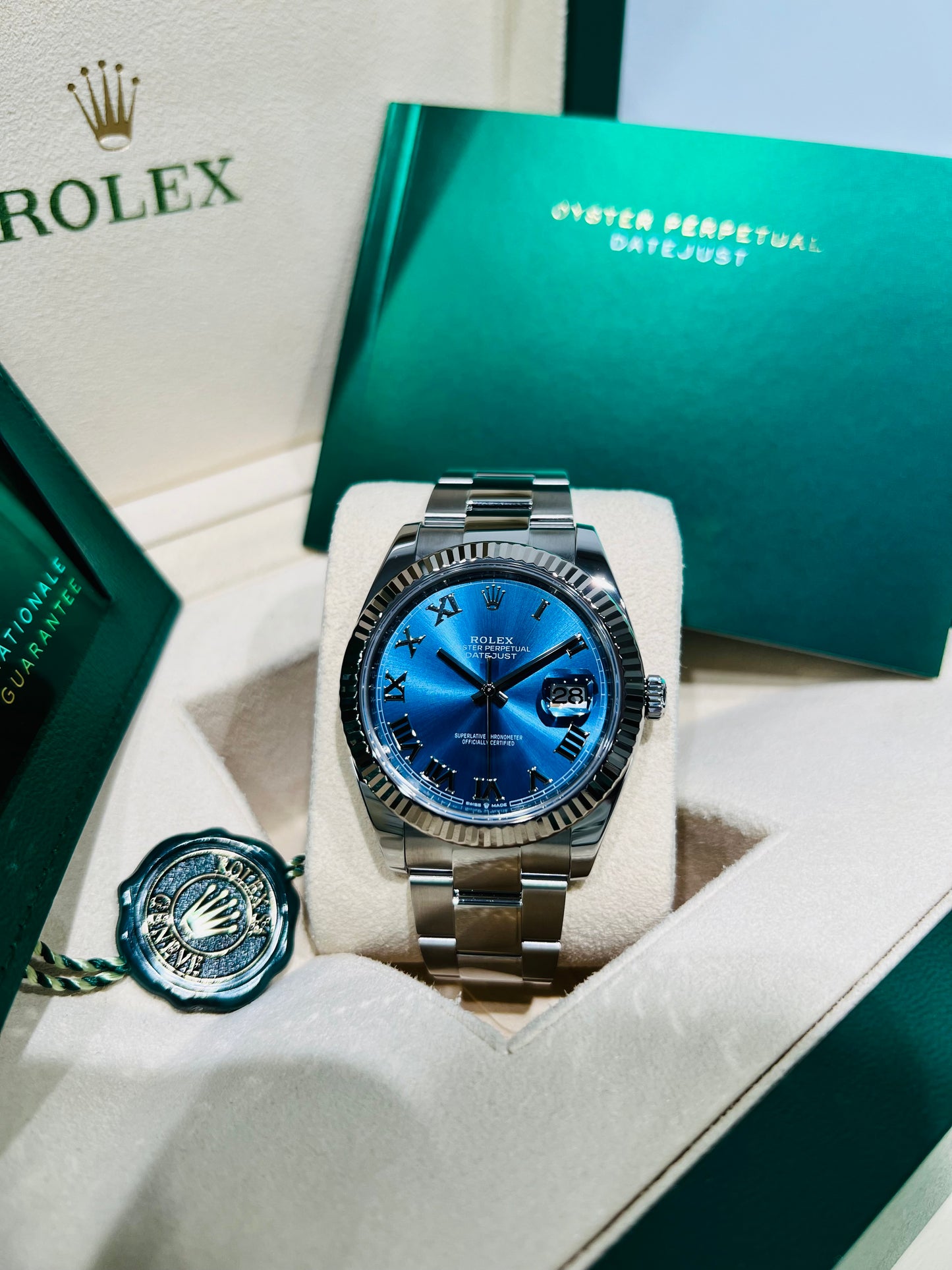 Rolex Datejust 41mm Blue Dial Fluted Bezel Oystersteel Men's Watch Model #126334