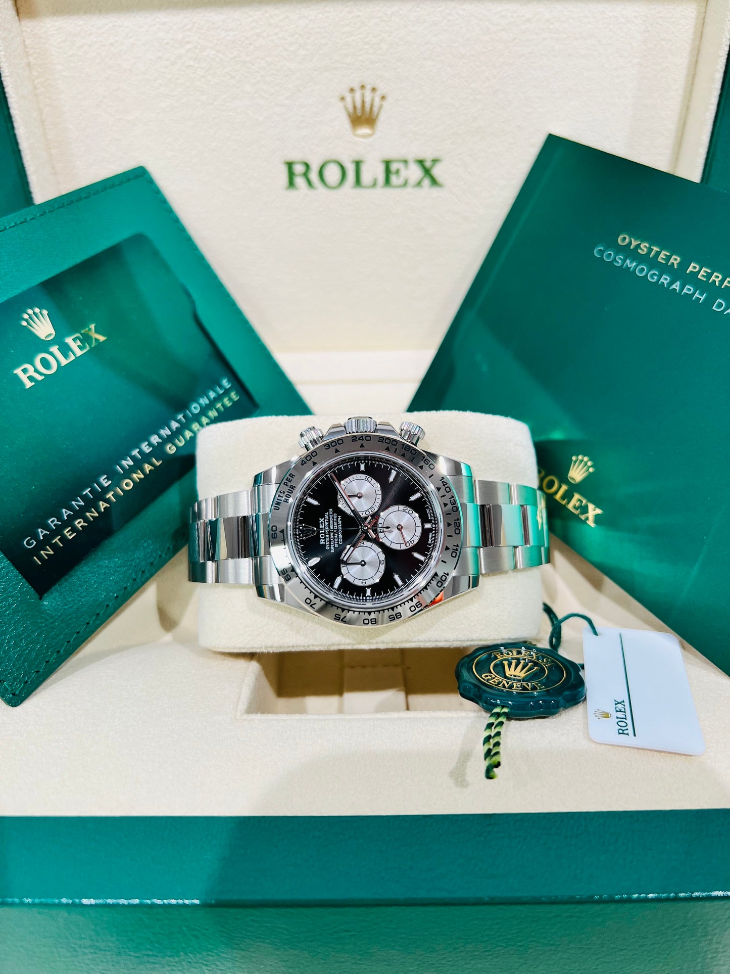 Rolex Cosmograph Daytona 40mm, Black Dial, Silver Panda, 18k White Gold, 18k White Gold Bezel, 18k White Gold Case and Bracelet, Automatic Movement, Sapphire Crystal and Men’s Watch/Unisex.   Model # 126509