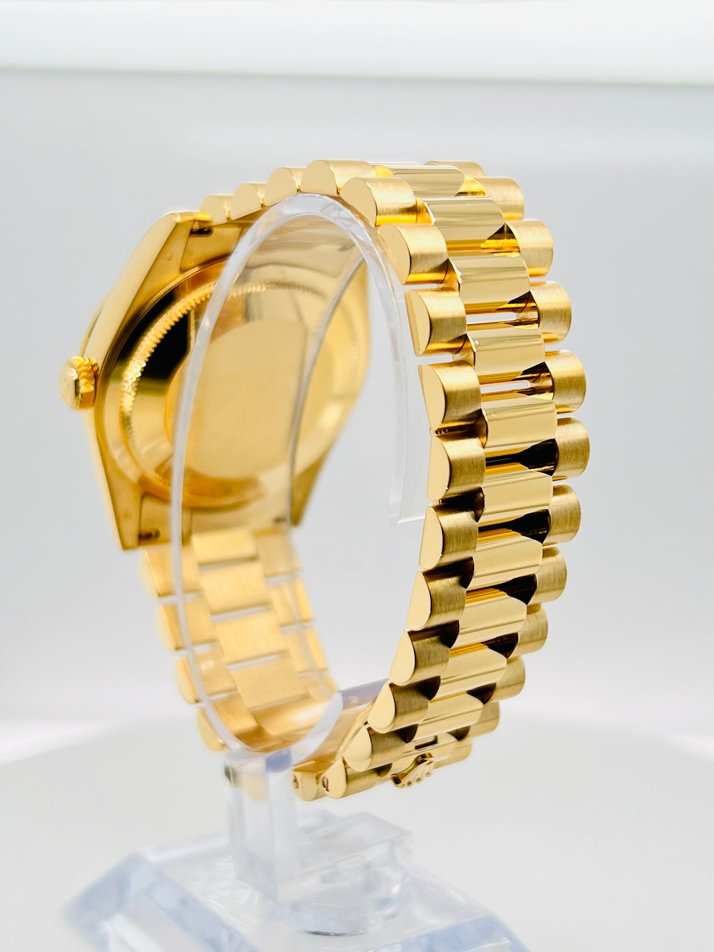 Rolex Day-Date 36mm, Yellow Gold champagne Dial, 18k Yellow Gold Presidential Bracelet Model #118238