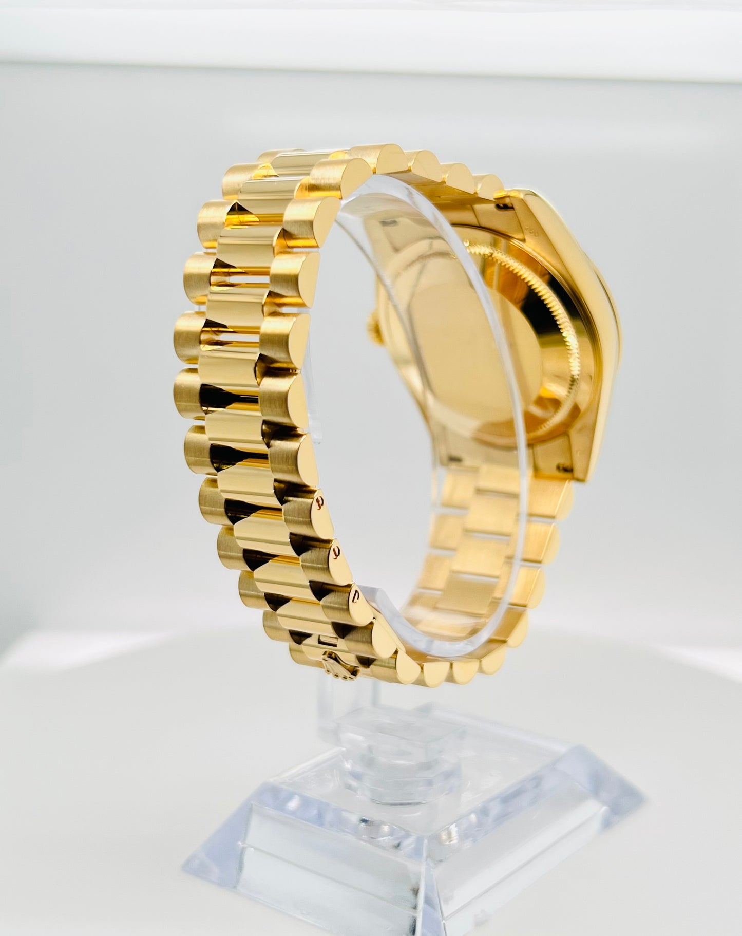 Rolex Day-Date 36mm, Yellow Gold champagne Dial, 18k Yellow Gold Presidential Bracelet Model #118238