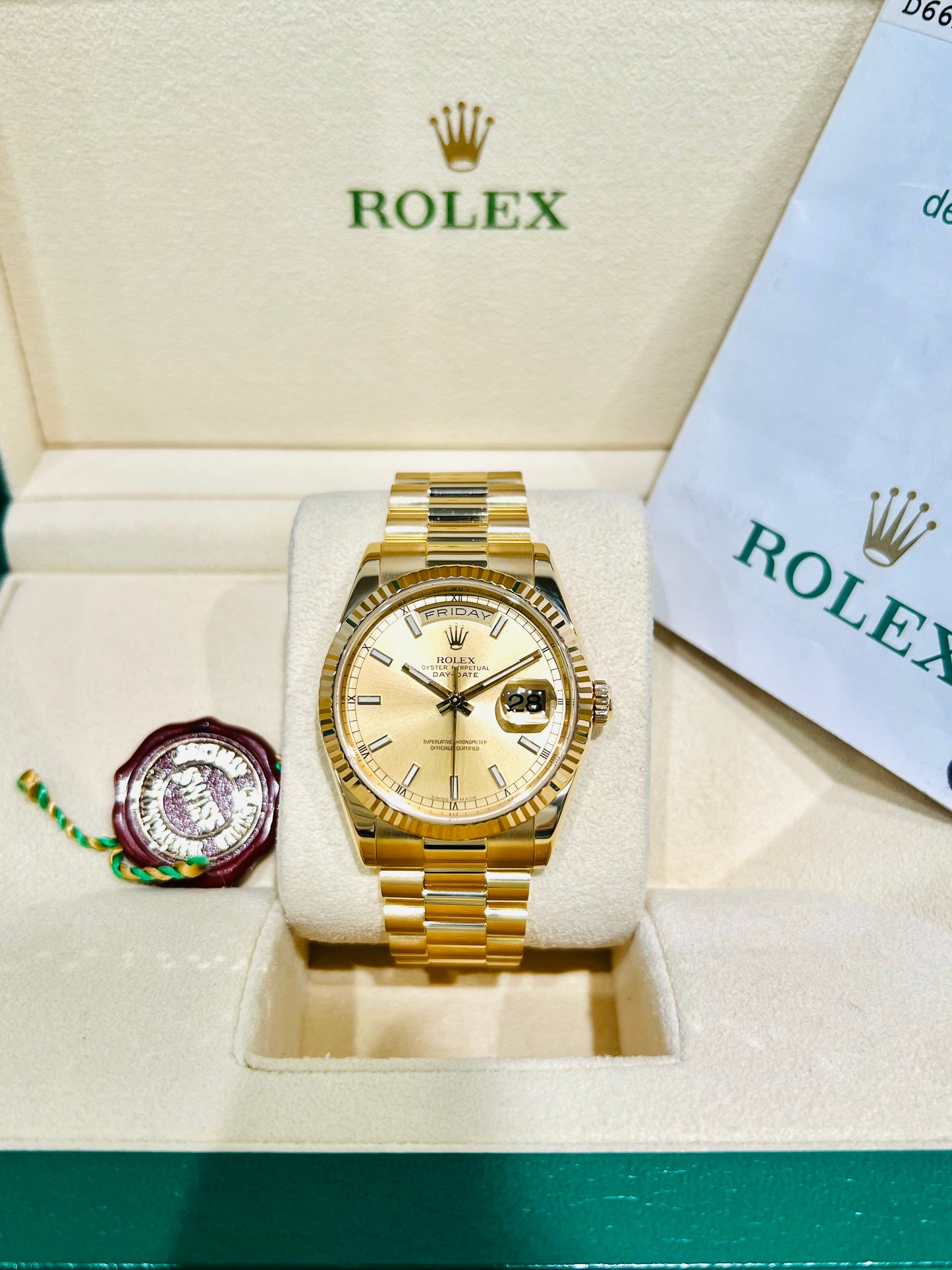 Rolex Day-Date 36mm, Yellow Gold champagne Dial, 18k Yellow Gold Presidential Bracelet Model #118238