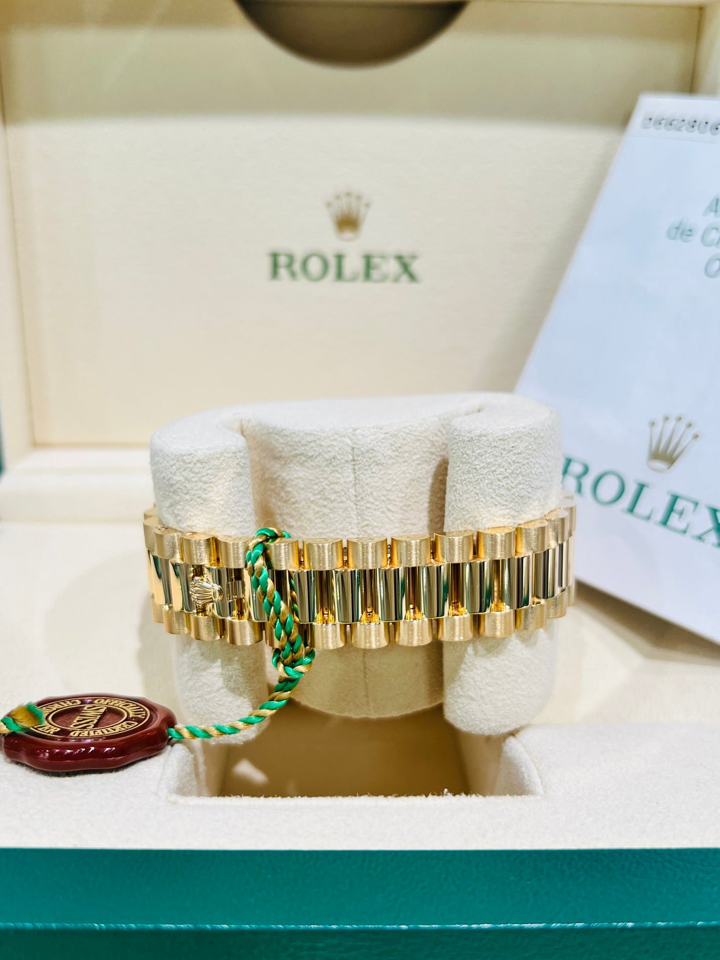 Rolex Day-Date 36mm, Yellow Gold champagne Dial, 18k Yellow Gold Presidential Bracelet Model #118238