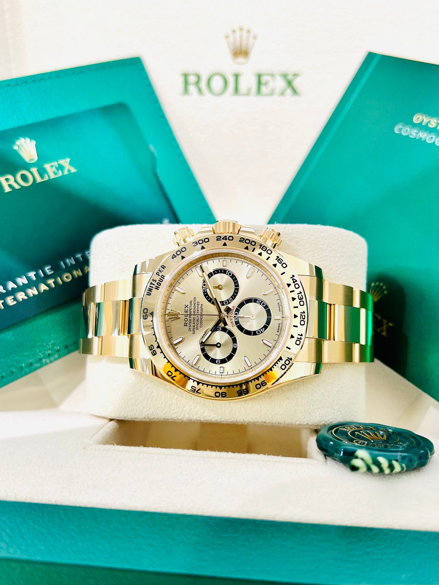 Rolex Cosmograph Daytona 40mm, Golden Dial Men's Watch Model #126508