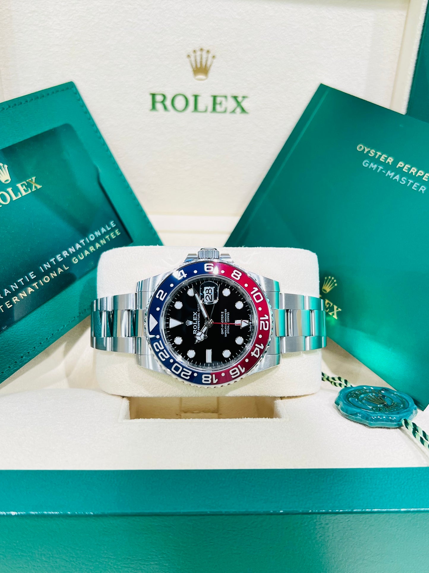 Rolex GMT Master II Pepsi 40mm Oystersteel Men's Luxury Watch Model# 126710BLRO