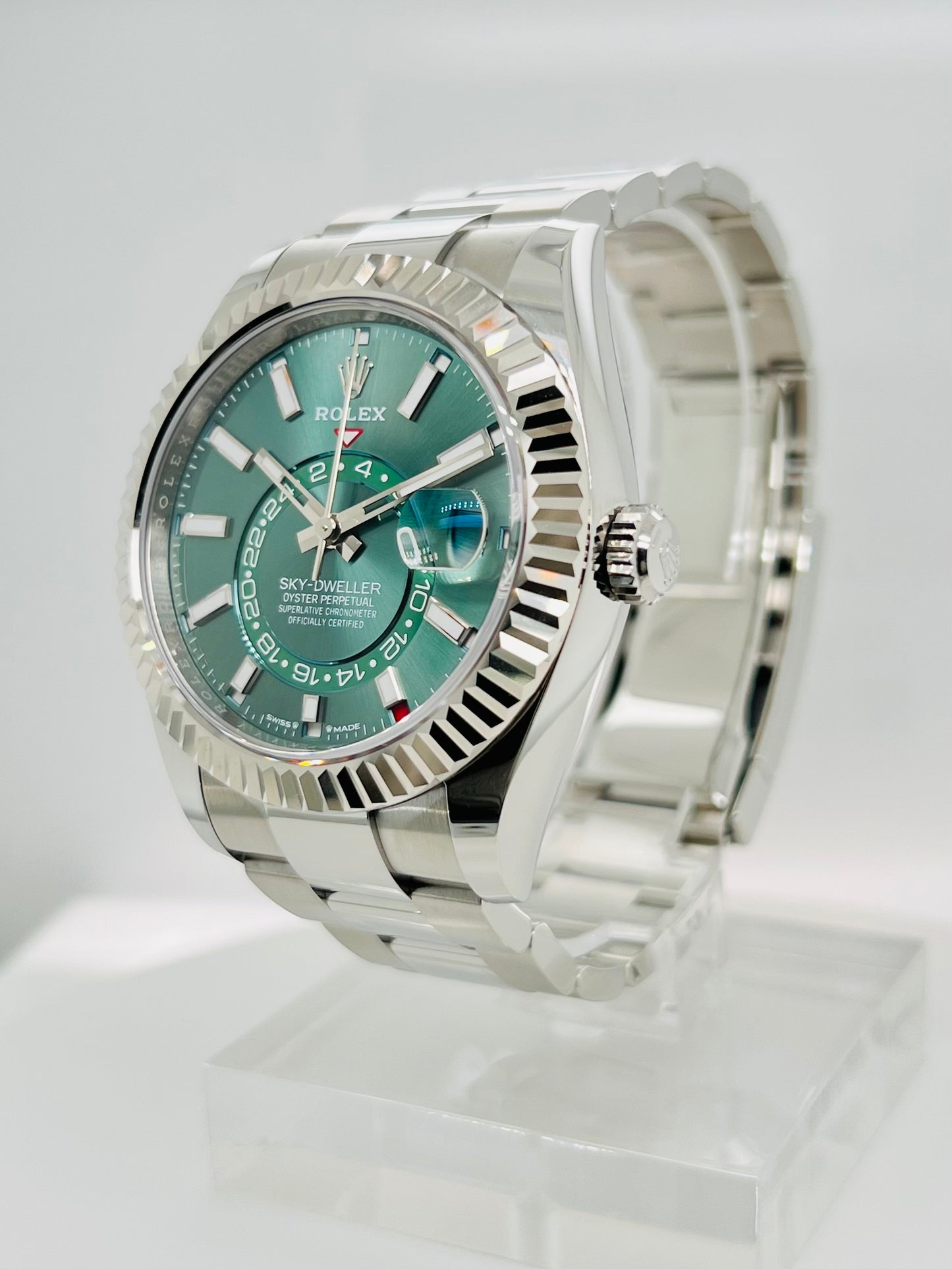 Rolex Sky-Dweller Green Dial 42mm Automatic Men's Watch Model # 336934